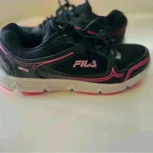 New women’s fila soar black running shoe‎ - size 11